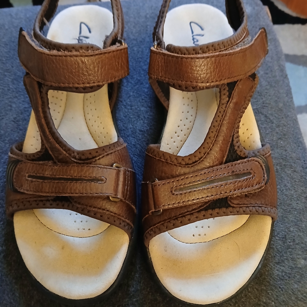 Women's leather sandals